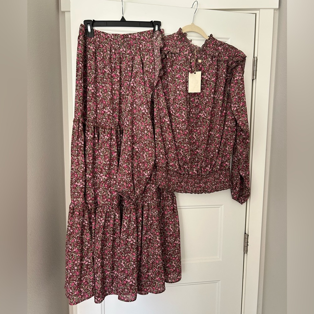 EASEL L LARGE NEW BLOUSE tiered SKIRT SET mauve pink floral ruffles NEW!